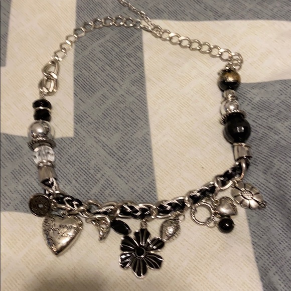 Jewelry - Picture 3 of 4